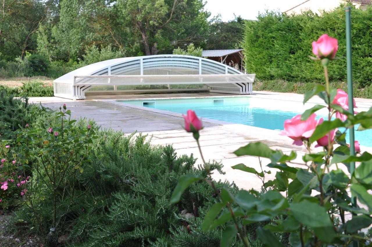 La Ferme De Tonton Jules Et Mame Julia Bed and Breakfast Entraigues-sur-la-Sorgue Buitenkant foto