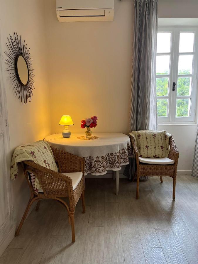 La Ferme De Tonton Jules Et Mame Julia Bed and Breakfast Entraigues-sur-la-Sorgue Buitenkant foto